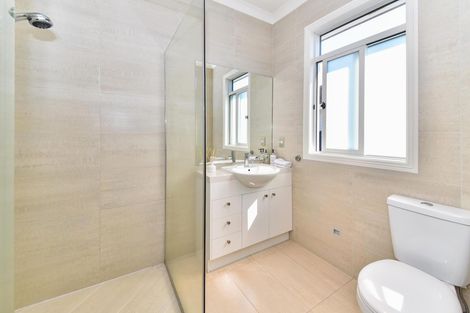 Photo of property in 4 Trecarne Street, Karaka, Papakura, 2113