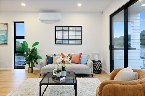 Photo of property in 1/42 Woodside Road, Massey, Auckland, 0614