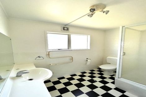 Photo of property in 15a Park Rise, Campbells Bay, Auckland, 0630