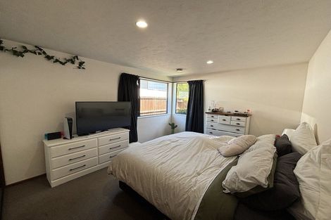 Photo of property in 2/21b Northcote Road, Northcote, Christchurch, 8052