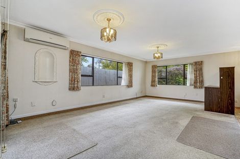 Photo of property in 61 Sare Crescent, Fairfield, Hamilton, 3214