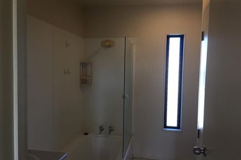 Photo of property in Lynn Park Terrace, 7/12 Ambrico Place, New Lynn, Auckland, 0600