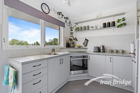 Photo of property in 3/45 Merani Street, Narrow Neck, Auckland, 0622