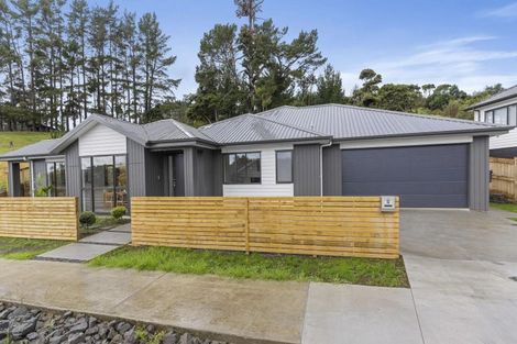 Photo of property in 52 Pukemarino Road, Waimauku, 0812