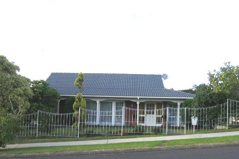 Photo of property in 7 Homewood Place, Chatswood, Auckland, 0626