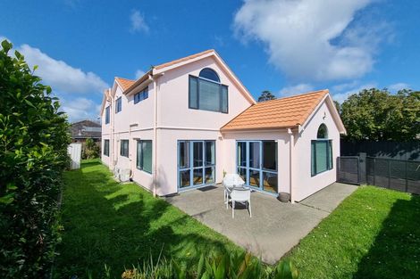 Photo of property in 83b Old Lake Road, Narrow Neck, Auckland, 0624