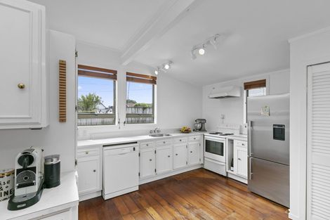 Photo of property in 30 Raumati Terrace, Khandallah, Wellington, 6035