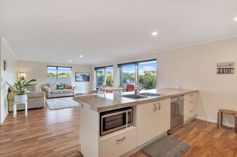 Photo of property in 9 Hewson Drive, Snells Beach, 0920