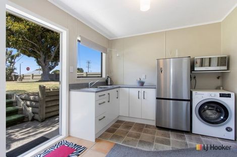 Photo of property in 81 Beach Road, Waihi Beach, 3611