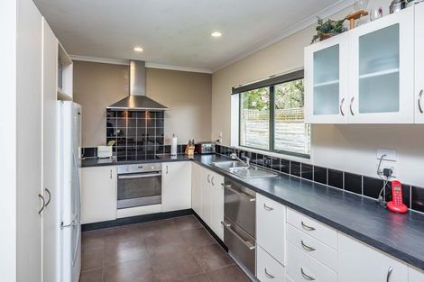 Photo of property in 386b Te Moana Road, Waikanae, 5036