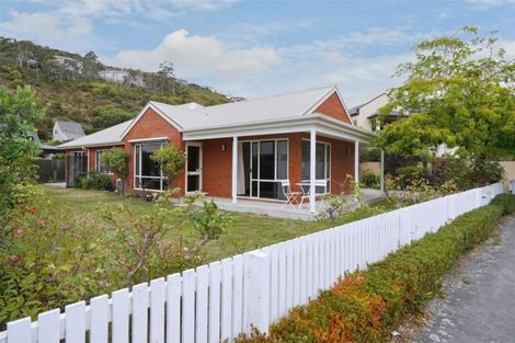 Photo of property in 1 Basil Place, Mount Pleasant, Christchurch, 8081