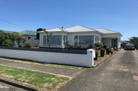 Photo of property in 15 Collins Street, Hawera, 4610