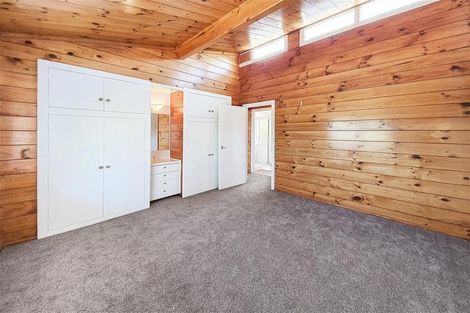 Photo of property in 2/15 Selwyn Crescent, Forrest Hill, Auckland, 0620