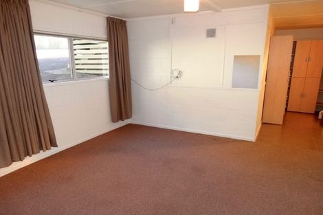 Photo of property in 28 Felgrove Street, Glendene, Auckland, 0602