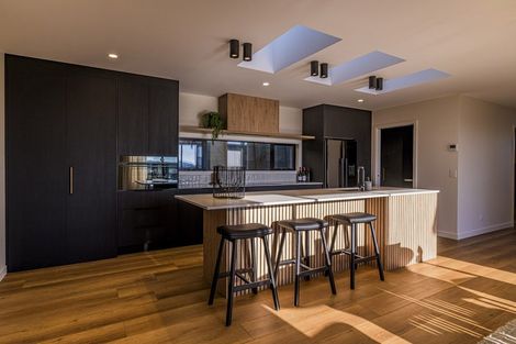 Photo of property in 37 Ruapehu Street, Paraparaumu, 5032