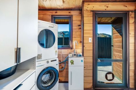 Photo of property in 2 Bruce Street, Cromwell, 9310