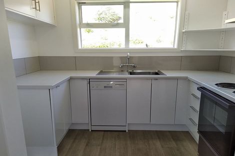 Photo of property in 1/43 Edgecombe Street, Newlands, Wellington, 6037