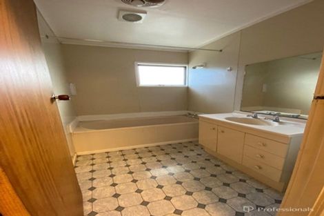 Photo of property in 4 Waimahia Avenue, Weymouth, Auckland, 2103