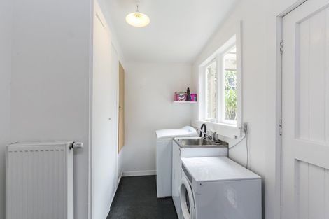 Photo of property in 103 Breaker Bay Road, Breaker Bay, Wellington, 6022