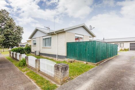 Photo of property in 28a Chatsworth Place, Highbury, Palmerston North, 4412