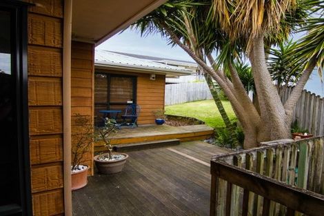 Photo of property in 2/25a Drake Street, Howick, Auckland, 2014