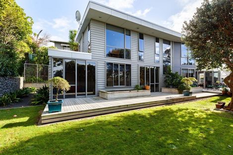 Photo of property in 9 Standish Street, New Plymouth, 4310