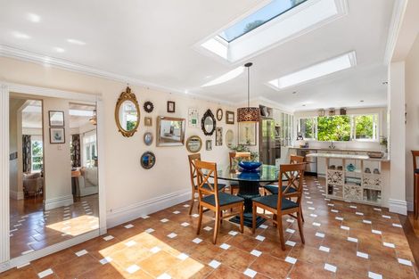 Photo of property in 31 Shoal Bay Road, Devonport, Auckland, 0624