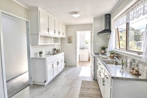 Photo of property in 13 Spinella Drive, Bayview, Auckland, 0629