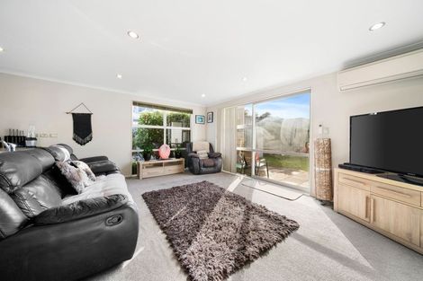 Photo of property in 49 Kauri Drive, Takanini, 2112