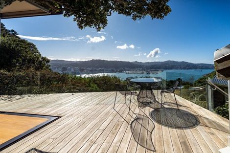 Photo of property in 77 Palliser Road, Roseneath, Wellington, 6011