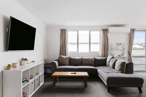 Photo of property in Waterview Estate, 33/4 Greystone Place, Omokoroa, 3114