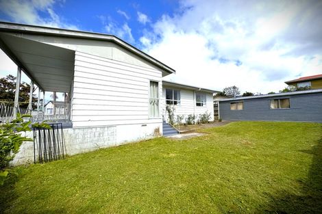 Photo of property in 20 Camphora Place, Ranui, Auckland, 0612