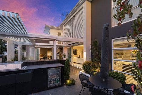 Photo of property in 55 Merivale Lane, Merivale, Christchurch, 8014