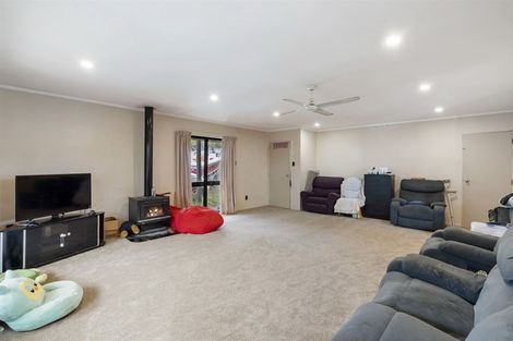 Photo of property in 67 Rosier Road, Glen Eden, Auckland, 0602