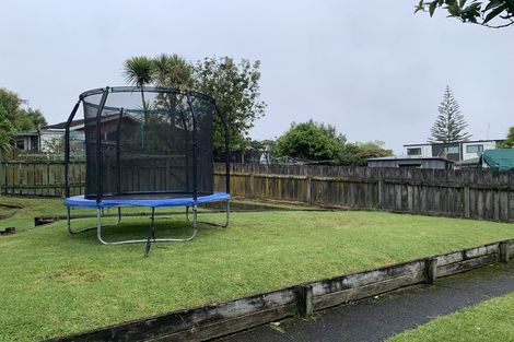 Photo of property in 10 Ciprian Place, Henderson, Auckland, 0612
