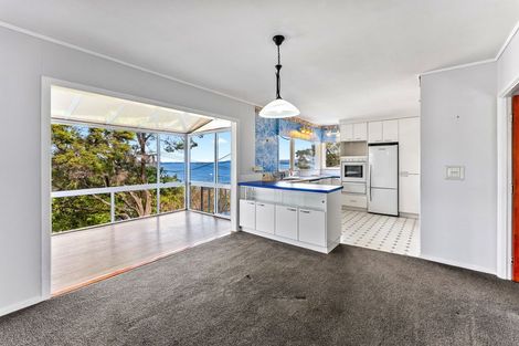 Photo of property in 39 Neptune Avenue, Beach Haven, Auckland, 0626