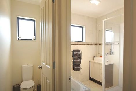 Photo of property in 10 Bonny Crescent, Massey, Auckland, 0614