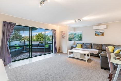 Photo of property in 22 Brookvale Park, Stanmore Bay, Whangaparaoa, 0932