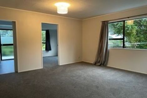 Photo of property in 26a Cheltenham Terrace, Newlands, Wellington, 6037
