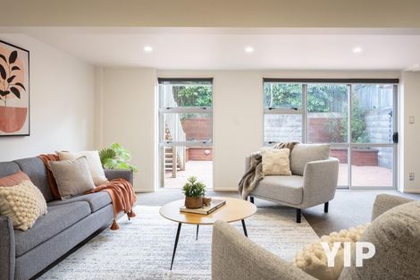 Photo of property in 14 Cheyne Walk, Newlands, Wellington, 6037