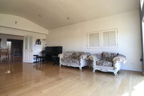 Photo of property in 21 Jacanas Place, Unsworth Heights, Auckland, 0632