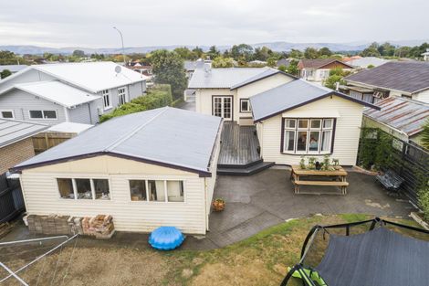 Photo of property in 17 Chelwood Street, Takaro, Palmerston North, 4412