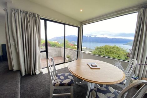 Photo of property in 8 Caples Place, Fernhill, Queenstown, 9300