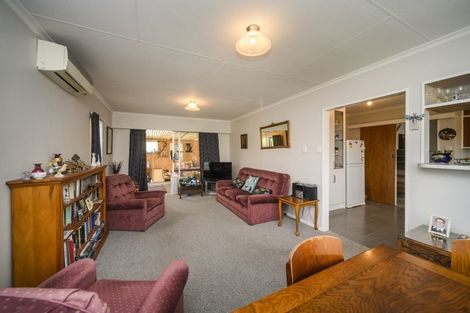 Photo of property in 1 Cohen Place, Milson, Palmerston North, 4414