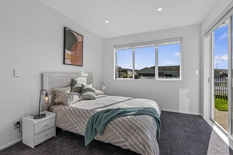 Photo of property in 28 Konoba Avenue, Kumeu, 0810