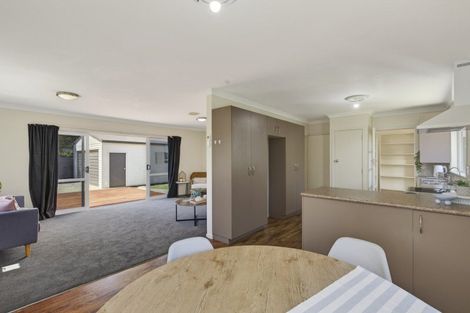 Photo of property in 136a Seaview Road, Westown, New Plymouth, 4310