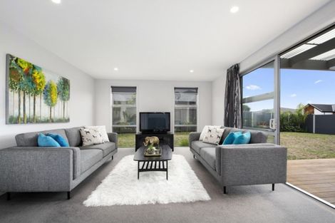 Photo of property in 2 Montia Close, Papamoa Beach, Papamoa, 3118