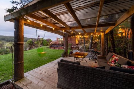 Photo of property in 5 Mcewen Crescent, Riverstone Terraces, Upper Hutt, 5018