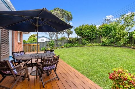 Photo of property in 2 Sycamore Drive, Sunnynook, Auckland, 0620