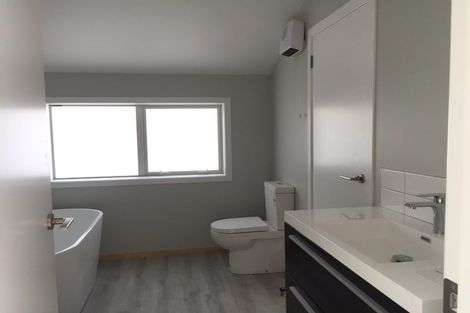 Photo of property in 35b Herald Street, Berhampore, Wellington, 6023